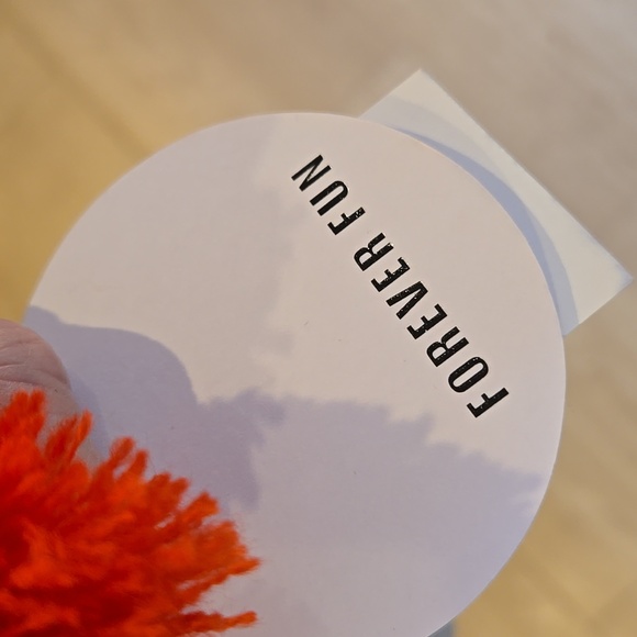 NWT Neff Knit Vanilla Sprinkle Cupcake Beanie - Picture 6 of 8